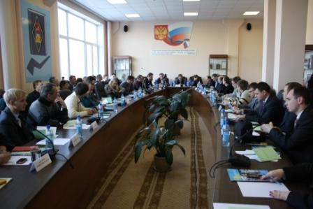 В Калуге обсудили перспективы развития гражданского общества и прав человека Уполномоченный по правам человека в Калужской области