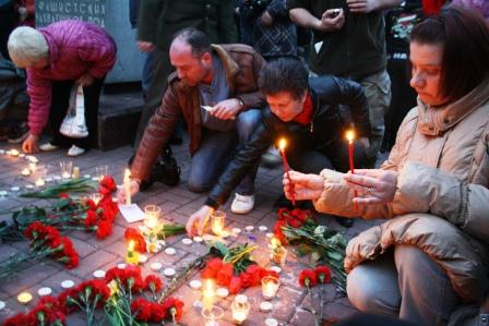 Калужане зажгли в память о погибших в Одессе свечи Уполномоченный по правам человека в Калужской области