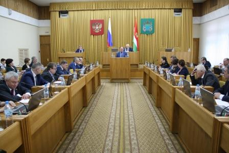Уполномоченный представил депутатам Законодательного Собрания ежегодный доклад Уполномоченный по правам человека в Калужской области