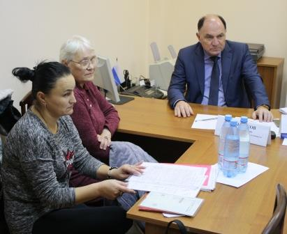 На прием к Уполномоченному приходили по одиночке и целыми трудовыми коллективами Уполномоченный по правам человека в Калужской области