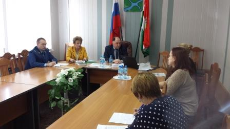 Уполномоченный по правам человека в Калужской области провел прием граждан в Юхновском районе Уполномоченный по правам человека в Калужской области