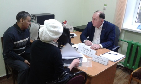 В преддверии Нового года прошел приём граждан в библиотеке Белинского Уполномоченный по правам человека в Калужской области
