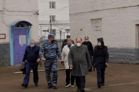 Уполномоченный по правам человека в Калужской области Юрий Зельников посетил исправительное учреждение в Медыни Уполномоченный по правам человека в Калужской области