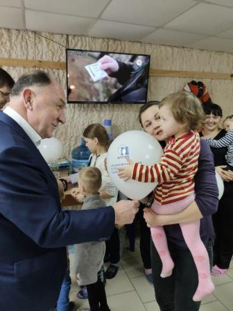 Юрий Зельников и Павел Коновалов встретились с беженцами в «Звездном» Уполномоченный по правам человека в Калужской области