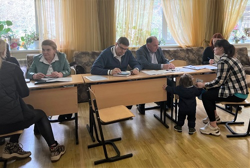В день космонавтики Уполномоченный посетил пункт временного размещения беженцев «Спутник» Уполномоченный по правам человека в Калужской области
