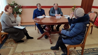 В Кондрово на личном приеме граждан скучно не бывает Уполномоченный по правам человека в Калужской области