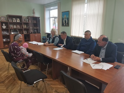 Уполномоченный по правам человека в Калужской области посетил Мещовский район Уполномоченный по правам человека в Калужской области