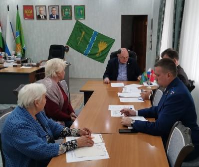 В Перемышльском районе не хватает почтальонов, а в Бабынинском – ремонта дорог Уполномоченный по правам человека в Калужской области