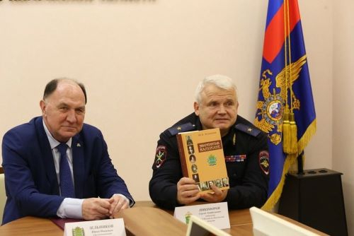 Уполномоченный подписал дополнительное соглашение с УМВД России по Калужской области Уполномоченный по правам человека в Калужской области