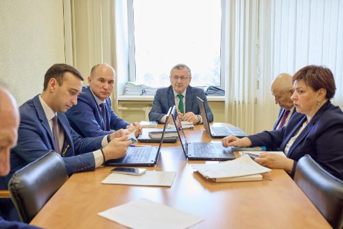 Юрий Зельников представил свой ежегодный Доклад Уполномоченного на комитетах Законодательного Собрания Калужской области Уполномоченный по правам человека в Калужской области