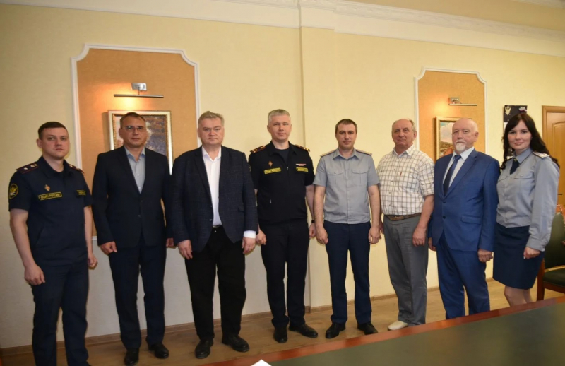 Защита прав человека и общественный контроль: Олег Калугин встретился с представителями ФСИН Уполномоченный по правам человека в Калужской области